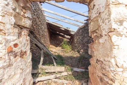 Finca Rustica en zona carretera de Fornells