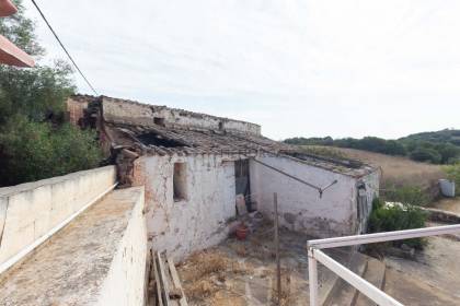 Finca Rustica en zona carretera de Fornells