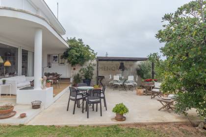 Ground floor villa with 6 bedrooms and swimming pool