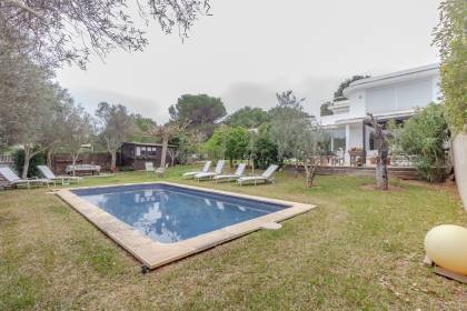 Ground floor villa with 6 bedrooms and swimming pool