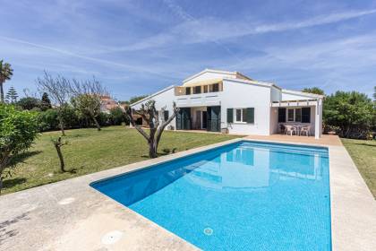 Beautiful house with pool in Trebalúger
