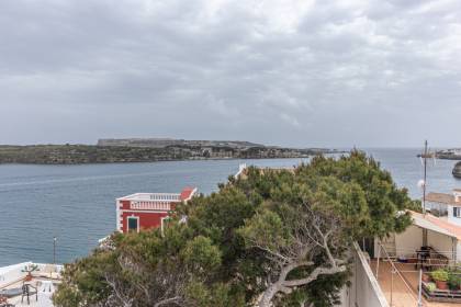 Flat in Es Castell with sea view