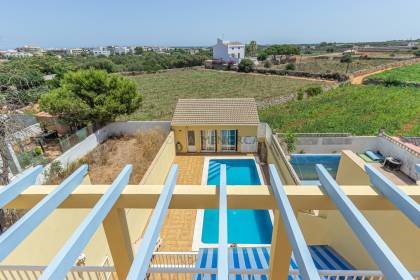 Semi-detached house with swimming pool and garage in Mahón