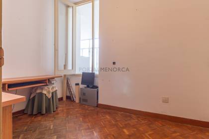 5 bedroom flat for sale in Mahón