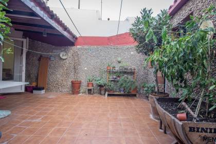 Casa en planta baja con patio en Mahón Menorca