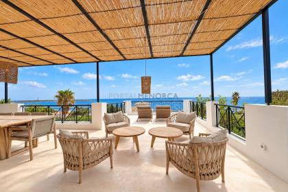 Chalet totalmente renovado con vistas panorámicas al mar en la costa sur de Menorca
