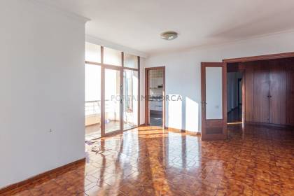 Grand appartement avec 5 chambres et deux terrasses à Mahón