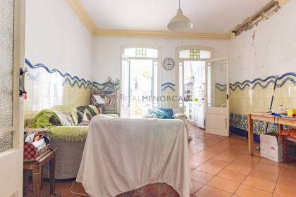 Townhouse with patio in the centre of Mahón