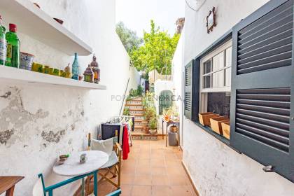 Townhouse with patio in the centre of Mahón