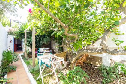 Townhouse with patio in the centre of Mahón