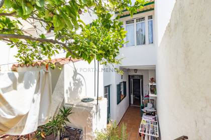 Casa con patio en el centro de Mahón