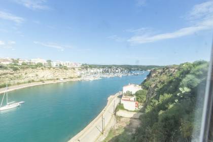 Maison en première ligne avec vue sur le port