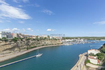 Maison en première ligne avec vue sur le port