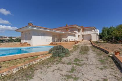 Maison en première ligne avec vue sur le port