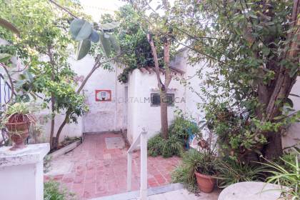 Townhouse with patio in Mahón