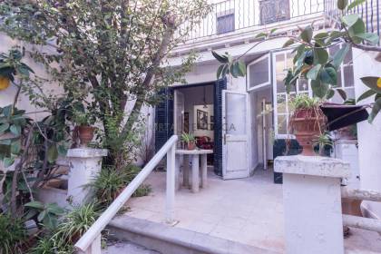 Townhouse with patio in Mahón