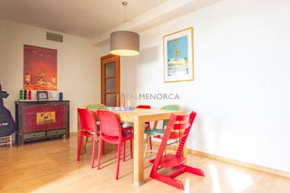 Atico con terraza y parking en venta en Mahon