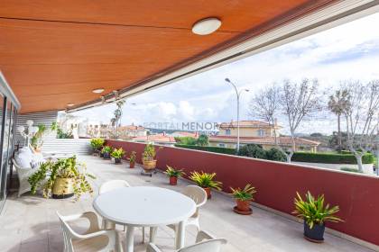 Magnifique appartement avec grande terrasse, parking et débarras