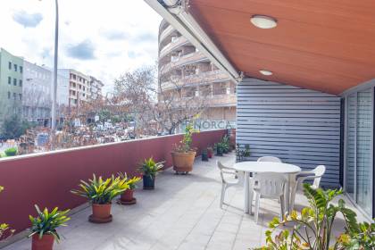 Magnifique appartement avec grande terrasse, parking et débarras