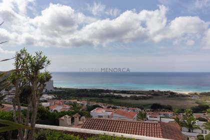 Apartamento con gran terraza, magníficas vistas al mar y licencia turistica en Son Bou Menorca