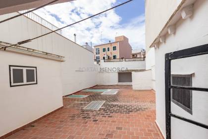 Charming house with a large patio in the centre of Mahon
