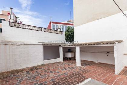 Charming house with a large patio in the centre of Mahon
