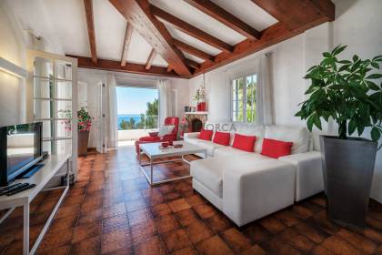 Impresionante casa con vistas panorámicas al mar en Santo Tomás con licencia turistica