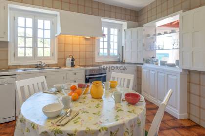 Impresionante casa con vistas panorámicas al mar en Santo Tomás con licencia turistica