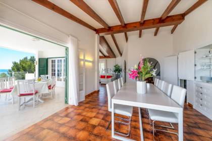 Impresionante casa con vistas panorámicas al mar en Santo Tomás con licencia turistica
