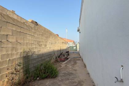 Nave industrial de 696m2 en polígono de Sant LLuis