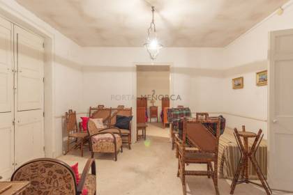 Finca rústica en Menorca con varias edificaciones, piscina, electricidad de red y pozo propio