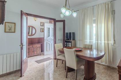 House in Maó with 3 bedrooms and in good condition.