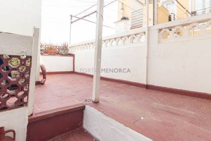 House in Maó with 3 bedrooms and in good condition.