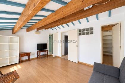 Maison de trois étages avec garage pour deux voitures en plein centre de Maó
