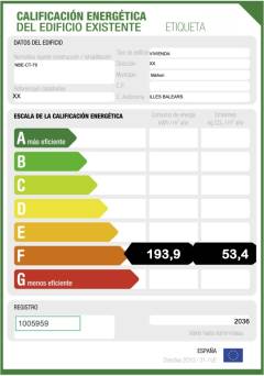 CEE Amplio piso completamente reformado en Mahón