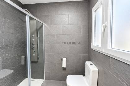 Amplio piso completamente reformado en Mahón