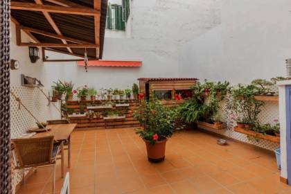Renovated townhouse with garage and patio in Mahón