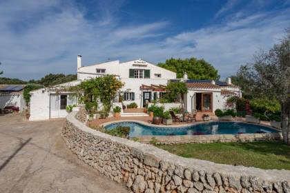 Menorcan Country House with Swimming Pool and Cultivable Land