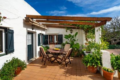 Menorcan Country House with Swimming Pool and Cultivable Land