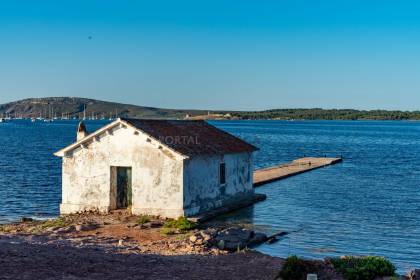 Finca con vistas y acceso propio al mar, Fornells. Menorca.