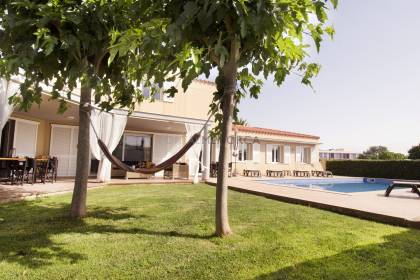 Villa moderne avec licence touristique à Mahón.