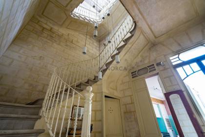 Artist's house with a courtyard and terrace in Mahón