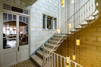 Artist's house with a courtyard and terrace in Mahón