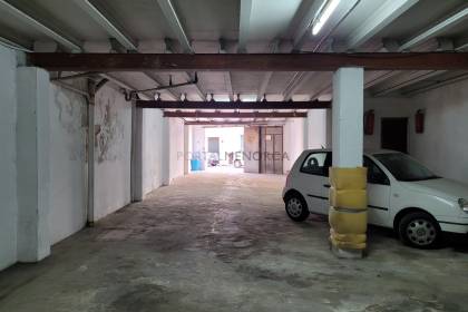 Garage on ground floor with space for 8 cars, Mahón