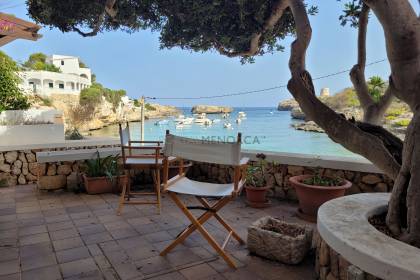 Exclusiva casa en primera línea de mar en Alcaufar, Menorca