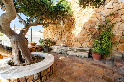 Exclusiva casa en primera línea de mar en Alcaufar, Menorca