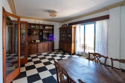 Four bedroom flat with lift in Mahón