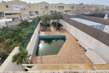 Casa adosada con piscina privada en Mahón