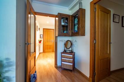 Flat with lift, parking and storage room for sale in Mahón