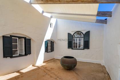 Maison de campagne avec vue sur la mer sur la côte sud